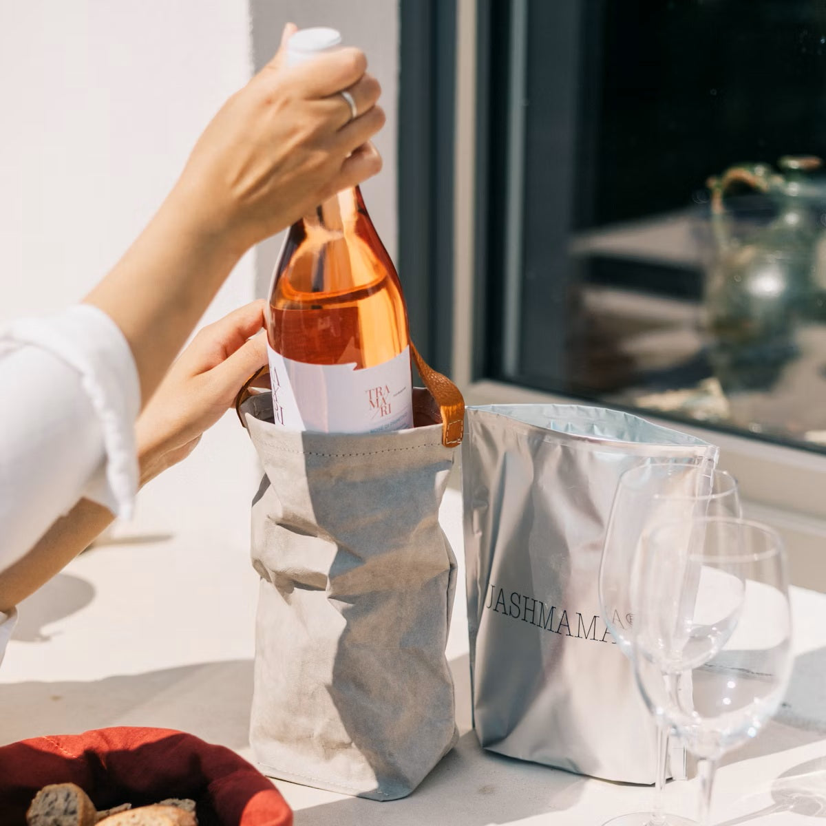 Obal na víno svetlosivý