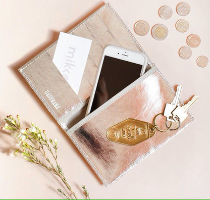 Peňaženka platina-metalická