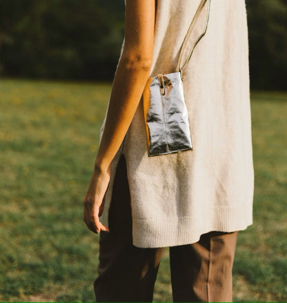 Taštička na mobil platina-metalická